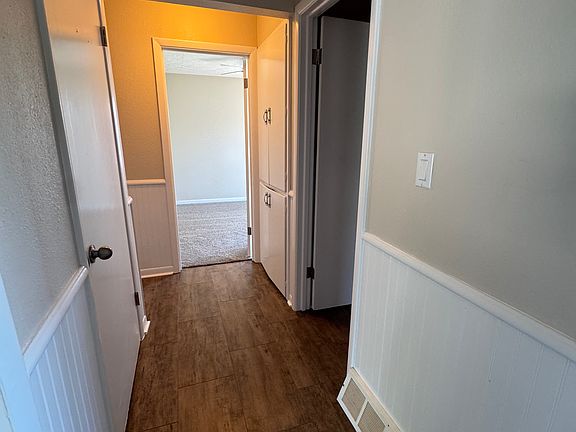 5th image of 1122 W Valley Ave