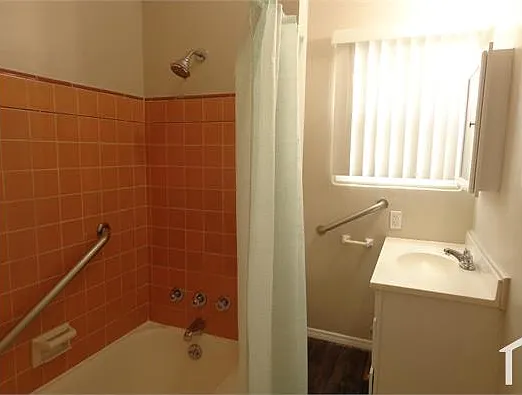 408 Palm Ave — Photo 9