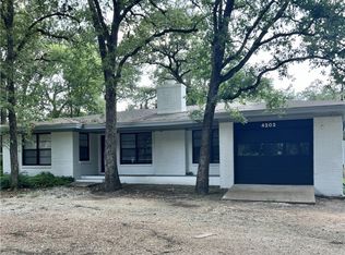 4202 Laura Ln, Bryan, TX 77803