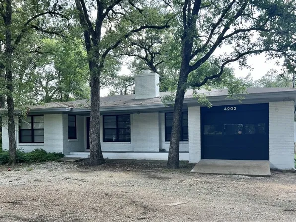 4202 Laura Ln, Bryan, TX 77803
