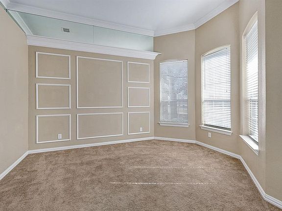 5th image of 2704 Lake Flower Dr