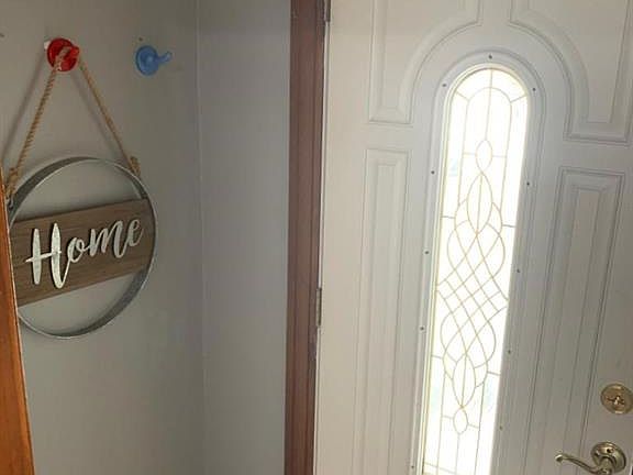 2nd image of 544 Hewitt Ave