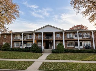 1585 Maple Ln, Elgin, IL 60123