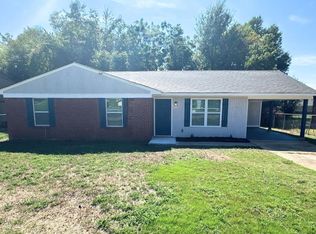 51 W Byfield Dr, Memphis, TN 38109