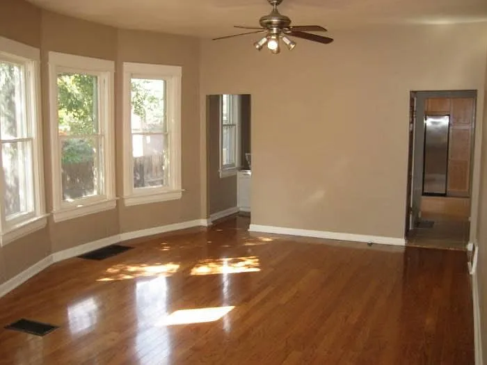 4 bed, 2000 sqft, $4,475 — Photo 2