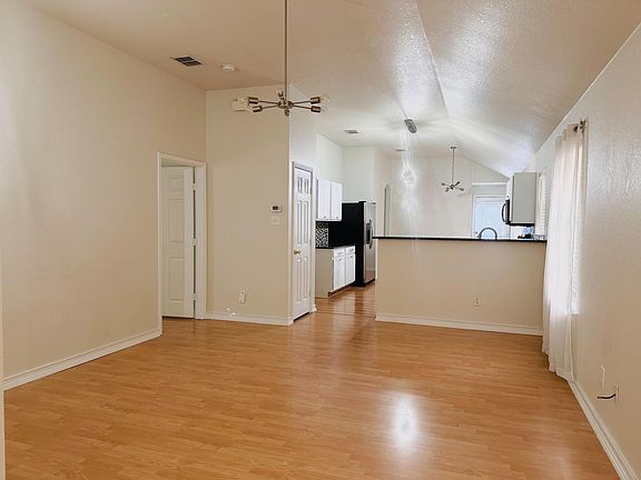 3rd image of 11533 Petunia Dr