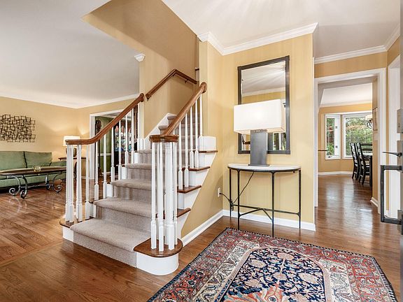 4th image of 8602 Davington Dr
