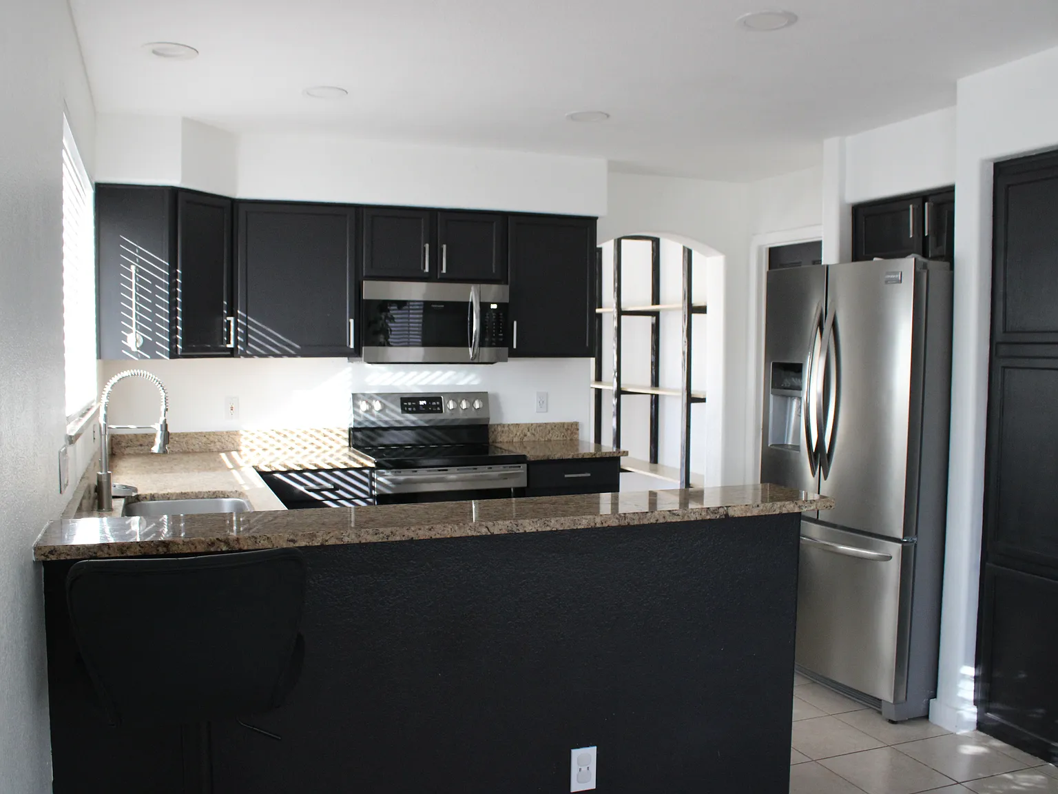 3828 W Tonopah Dr — Photo 3