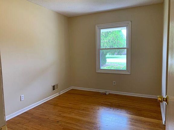 2nd image of 3525 Traveler Ln #3525