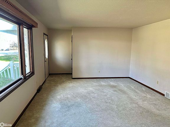 5th image of 909 Franklin St