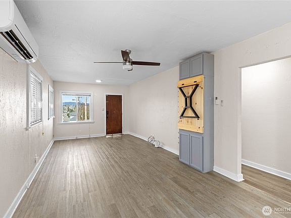 5th image of 916 Pleasant Avenue
