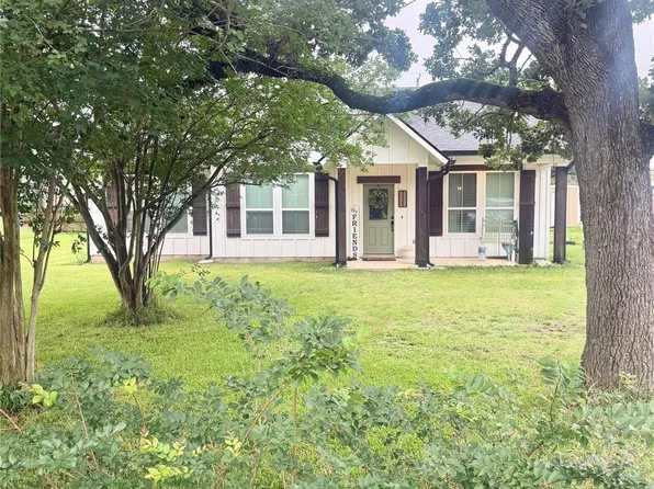 7235 Commerce St, Iola, TX 77861