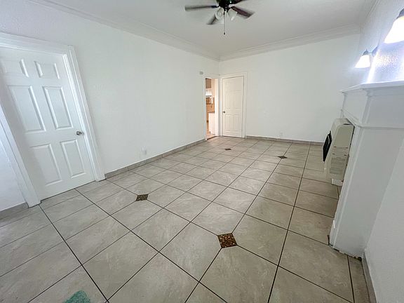 3rd image of 506 N Kenmore Ave #506