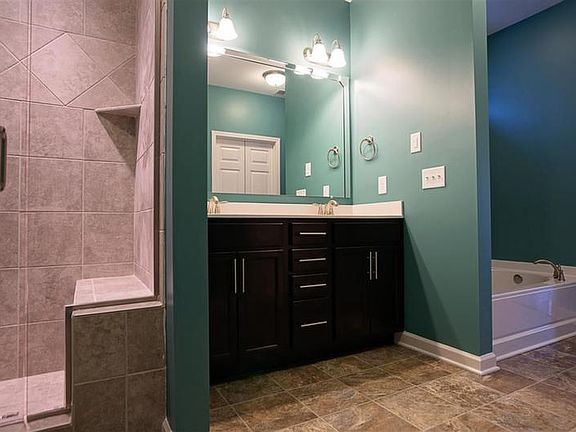 The Franklin Owner s Bathroom