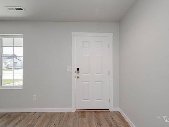 3rd image of 11080 Noble Dr