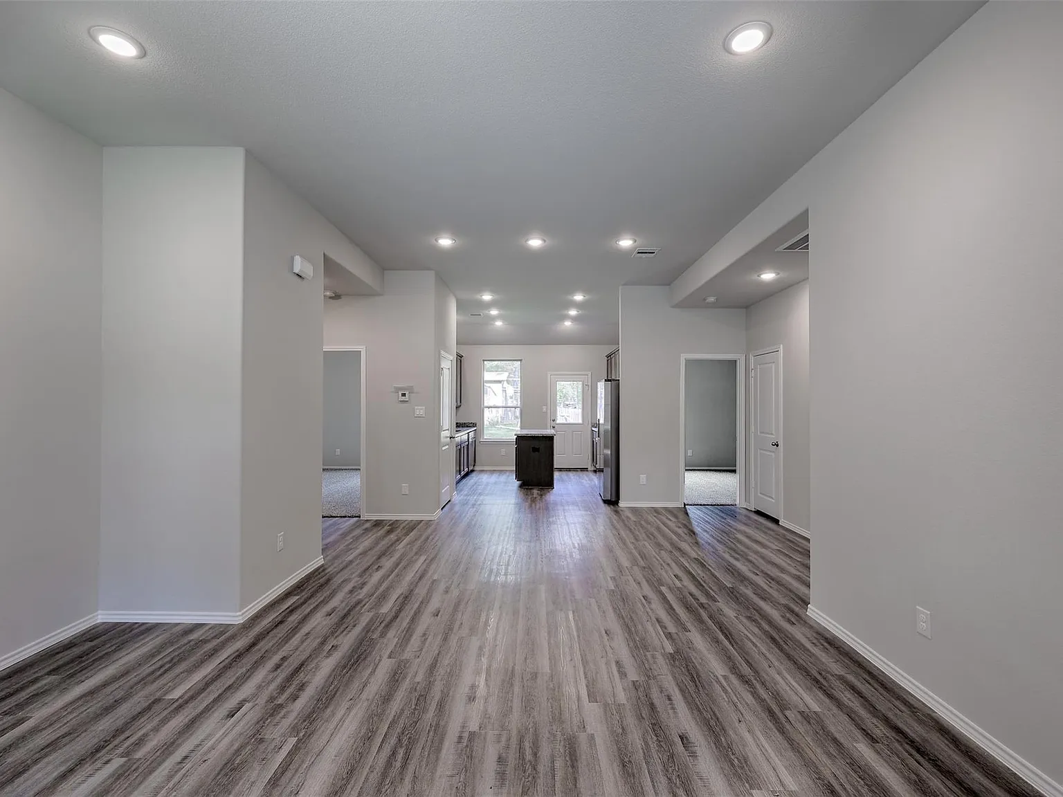 4 bed, 2.0 bath, 1595 sqft, $1,850 — Photo 3