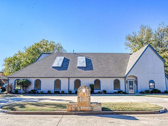 2nd image of 11221 Greenbriar Chase