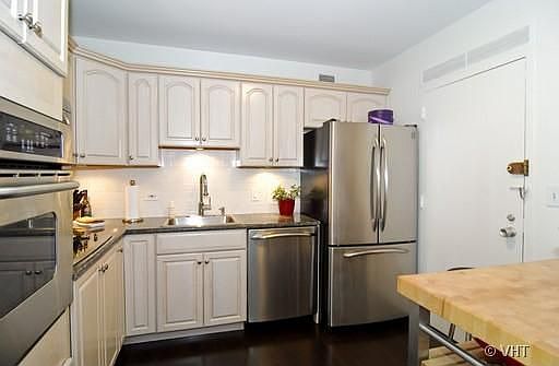 5th image of 1550 N Lake Shore Dr APT 32B