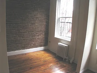 Rented by Vivaldi Real Estate