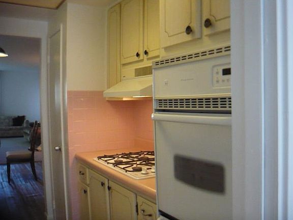 5th image of 5940 21st St N APT 9