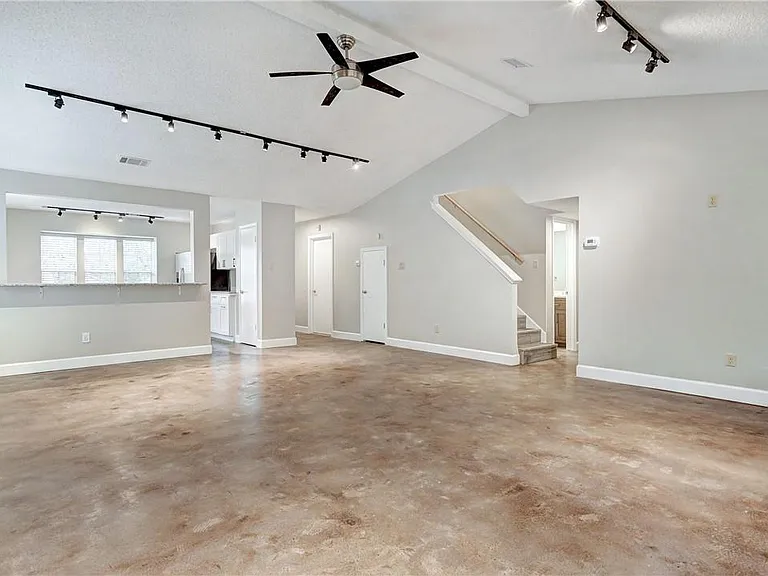 6009 Avery Island Ave — Photo 8