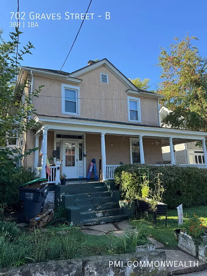 3 Bed / 1 Bath Duplex (Available Now) — Photo 1