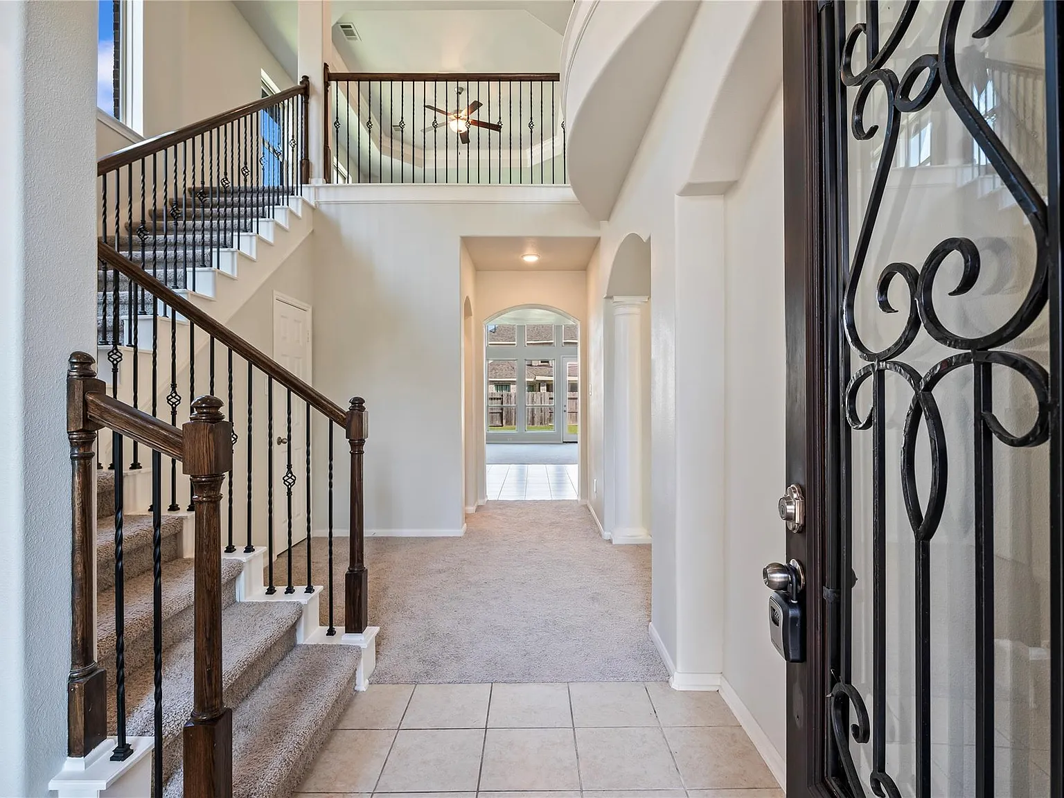 4 bed, 2.5 bath, 3336 sqft, $3,495 — Photo 2