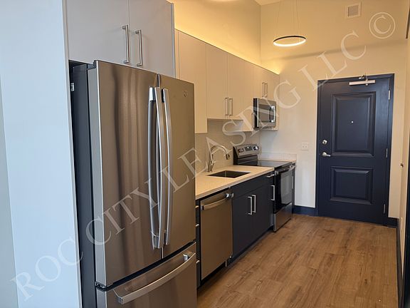 2nd image of 143 Saint Paul St #604