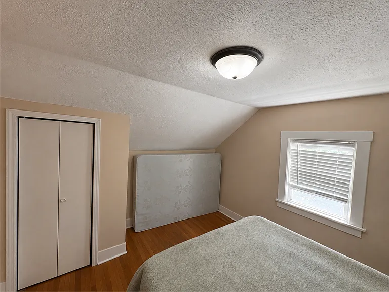 412 S 10th St #1 — Photo 8