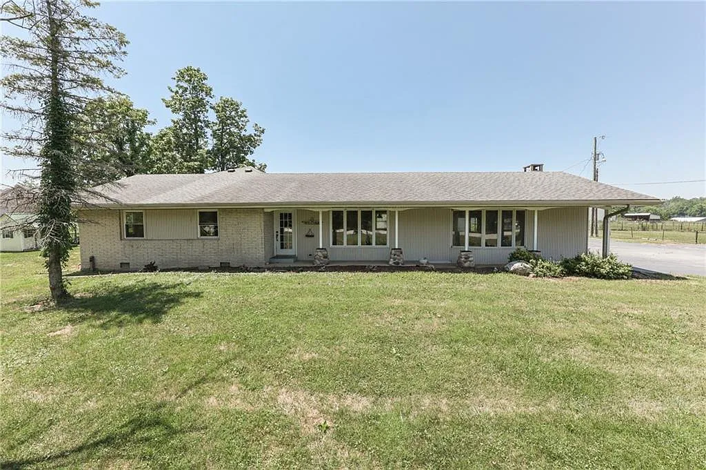 9352 N State Road 39 photo 1