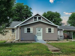 1031 N Line St, Loogootee, IN 47553