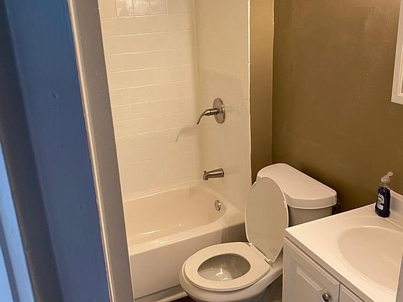 3rd image of 1569 Tremont St