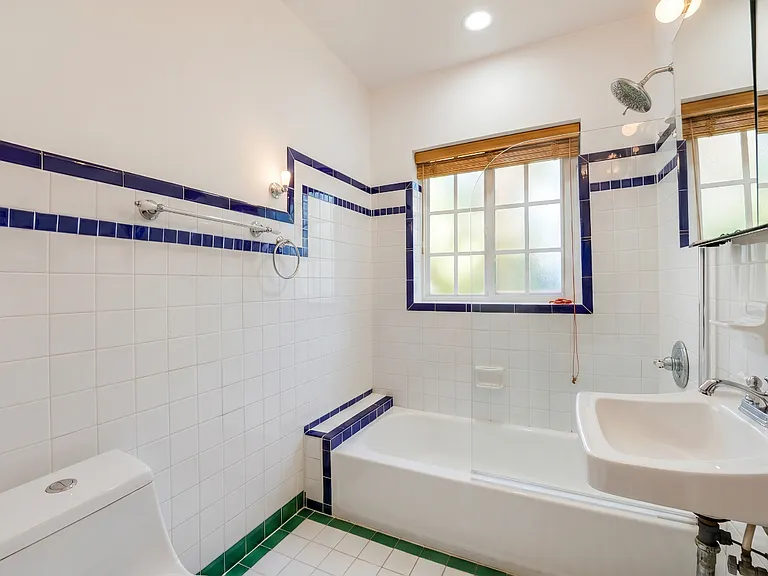 799 NE 70th St #0 — Photo 7
