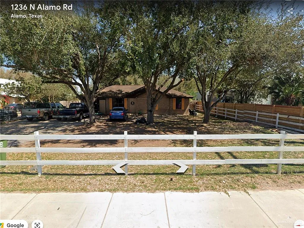 3 bed, 1.0 bath, 1368 sqft, $1,250 — Photo 1