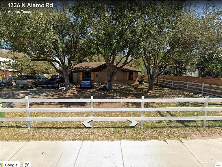1236 N Alamo Rd — Photo 1
