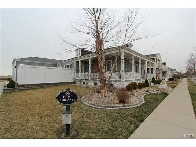 3646 Hempstead St photo 1