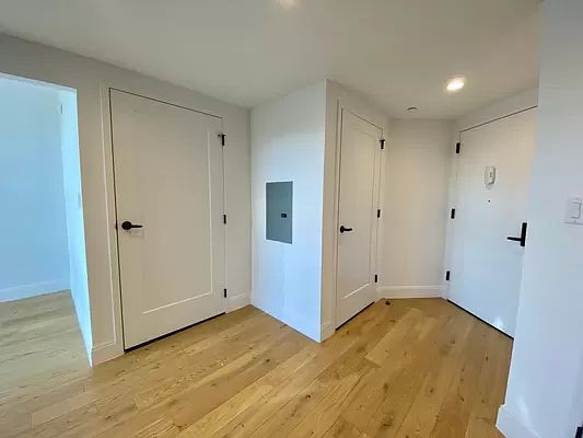 4th image of 329 E 132nd St #4A4