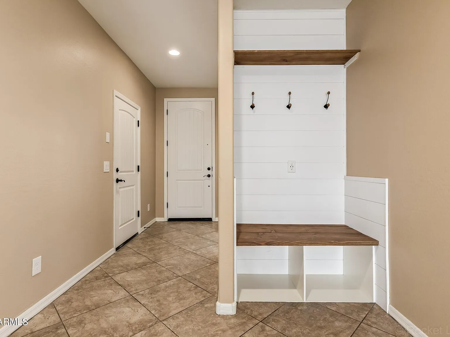 3 bed, 2.0 bath, 1733 sqft, $2,100 — Photo 4