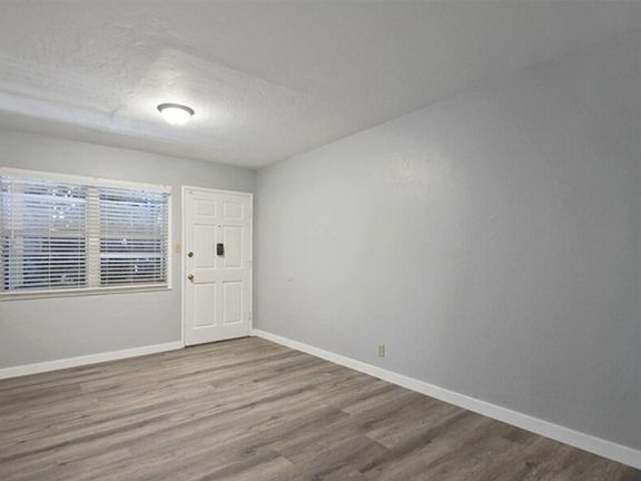 5th image of 95 N 8th St APT 8
