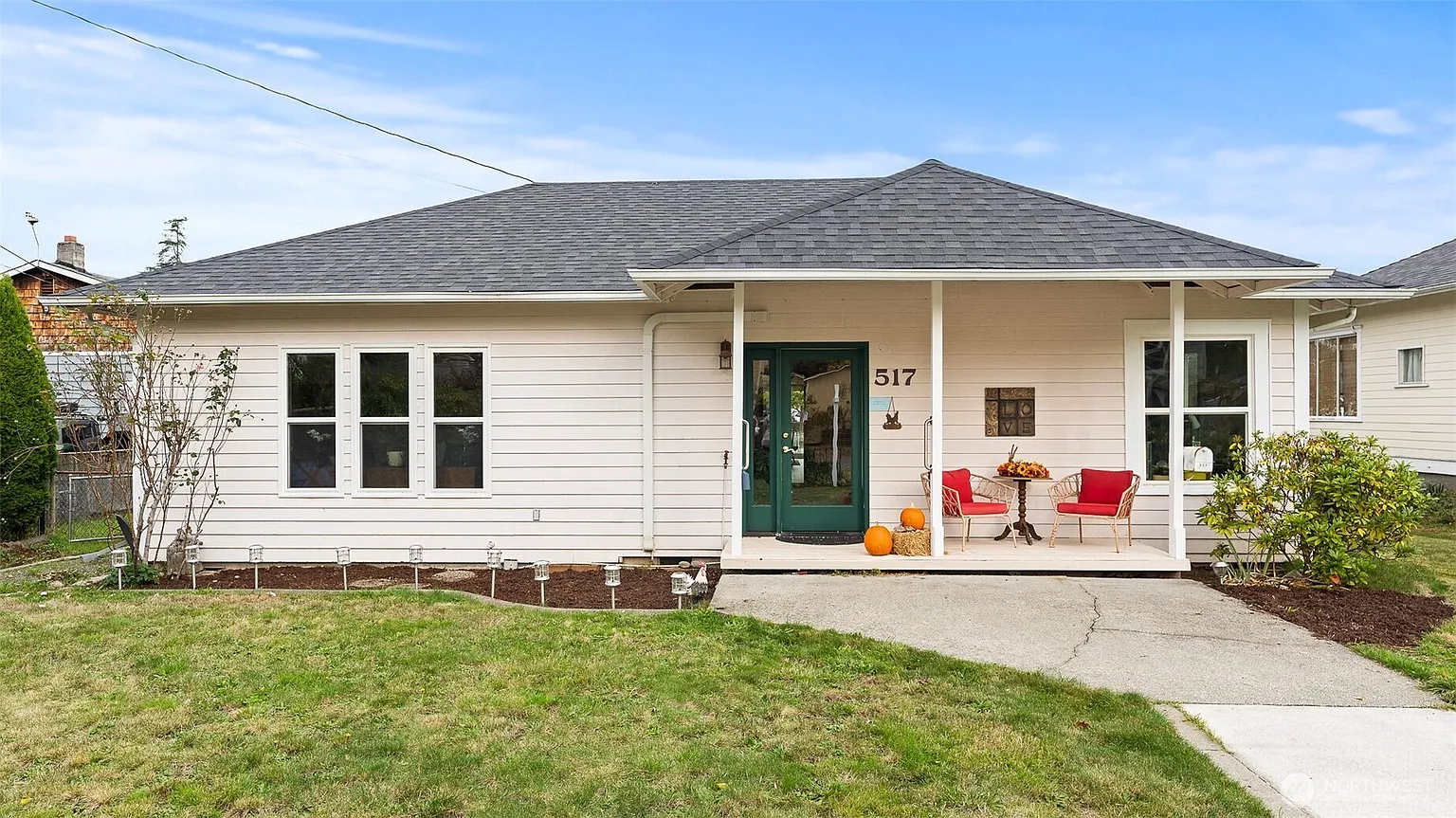 517 Roberts Street photo 1