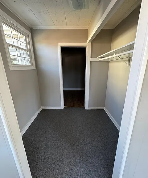 206 E Maple Rd #C — Photo 4