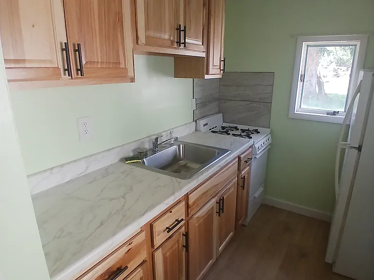 618 W Main St — Photo 3