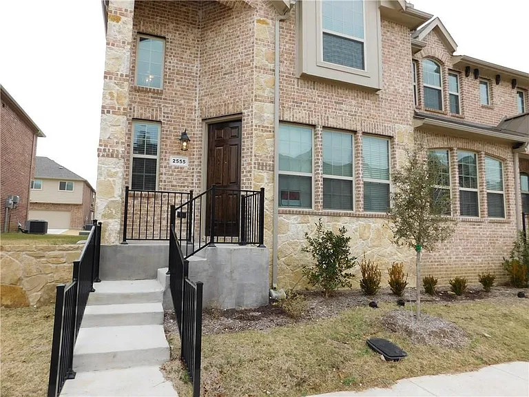 2555 Adam Ln — Photo 3