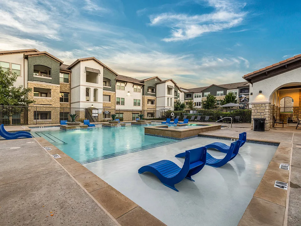 Resort Inspired Pool and Amenities