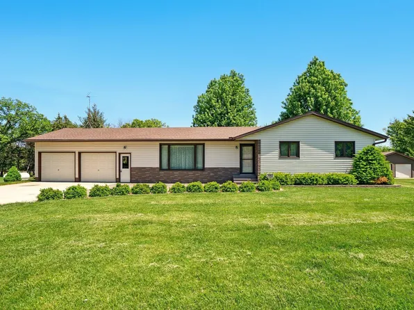 2082 170th St, New Hampton, IA 50659