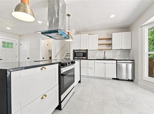 8812 W 72nd St, Prairie Village, KS 66204