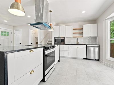 8812 W 72nd St, Prairie Village, KS, 66204