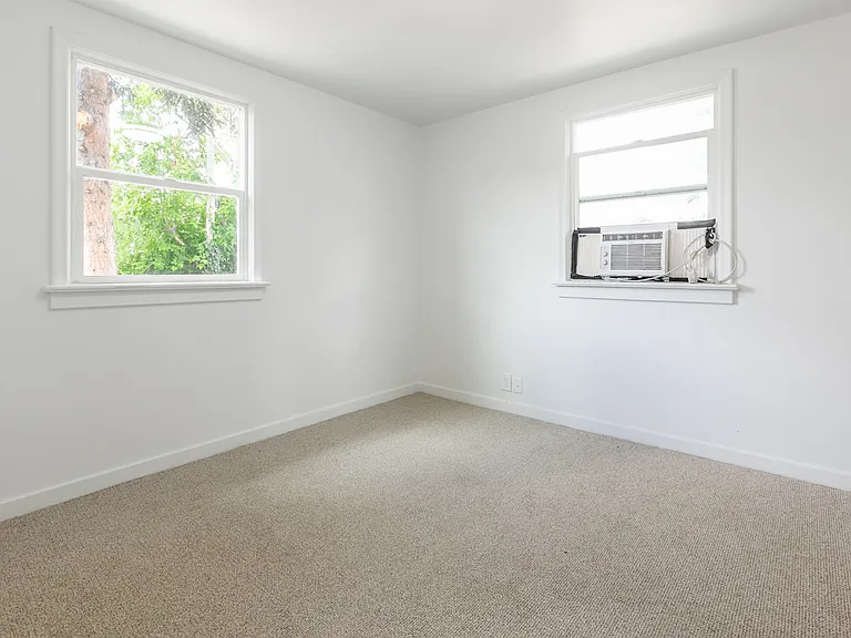 156 N Laxon Ct — Photo 6