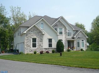 8 Jennifer Ct, Sinking Spring, PA 19608