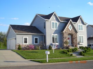 1318 Lone Pine Dr SW, Rochester, MN 55902